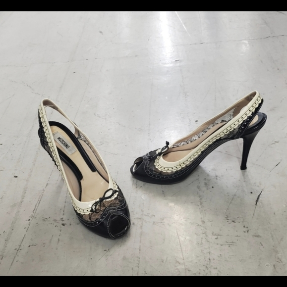 Moschino Peep-Toe Mesh Lace Wingtip Heels. Made in Italy - Picture 1 of 16